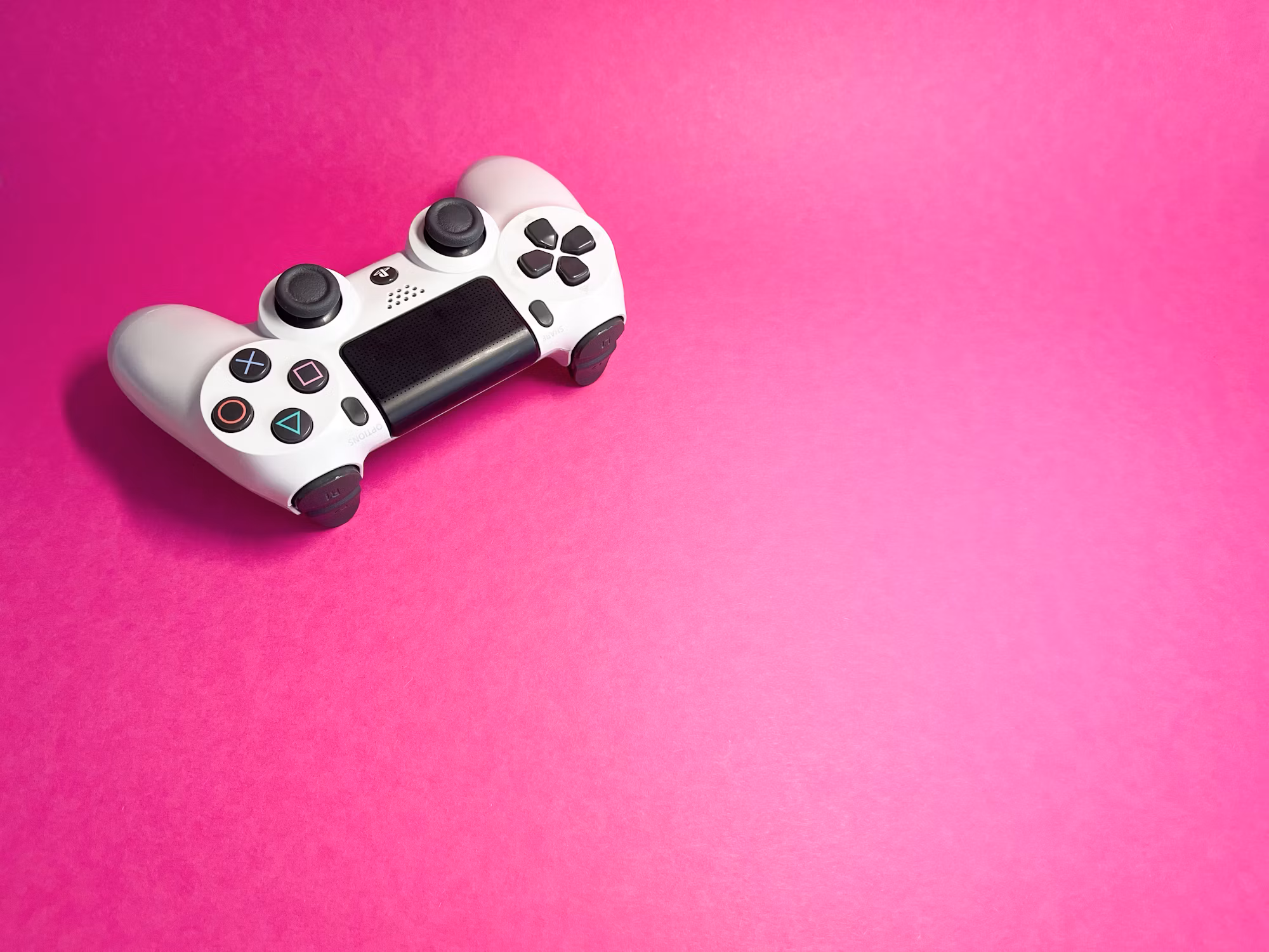 Exploring the Evolution of Game Design: From Pixels to Immersive Worlds